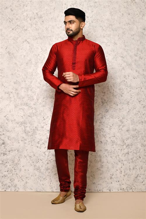 https://media.vinhemfashion.com/Images/RajsahiVol5BVLS454J0PD4R86LZ/image/designer